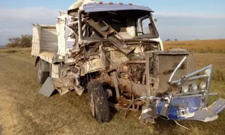 Elortondo: Choque entre dos camiones en Ruta 90