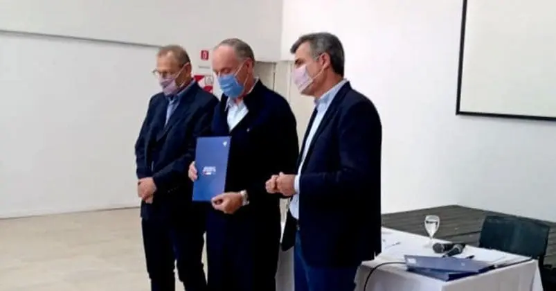 Villa Cañás entrega de fondos