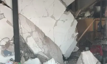 Susto en Santa Isabel: Cayó el cielorraso en un reconocido local comercial
