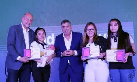 Provincia y Nación comenzaron con la entrega de más de 5.000 tablets en todo el territorio santafesino