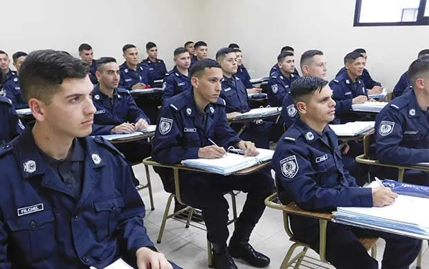La provincia abre la inscripción para el ingreso a la Policía de 1.800 aspirantes