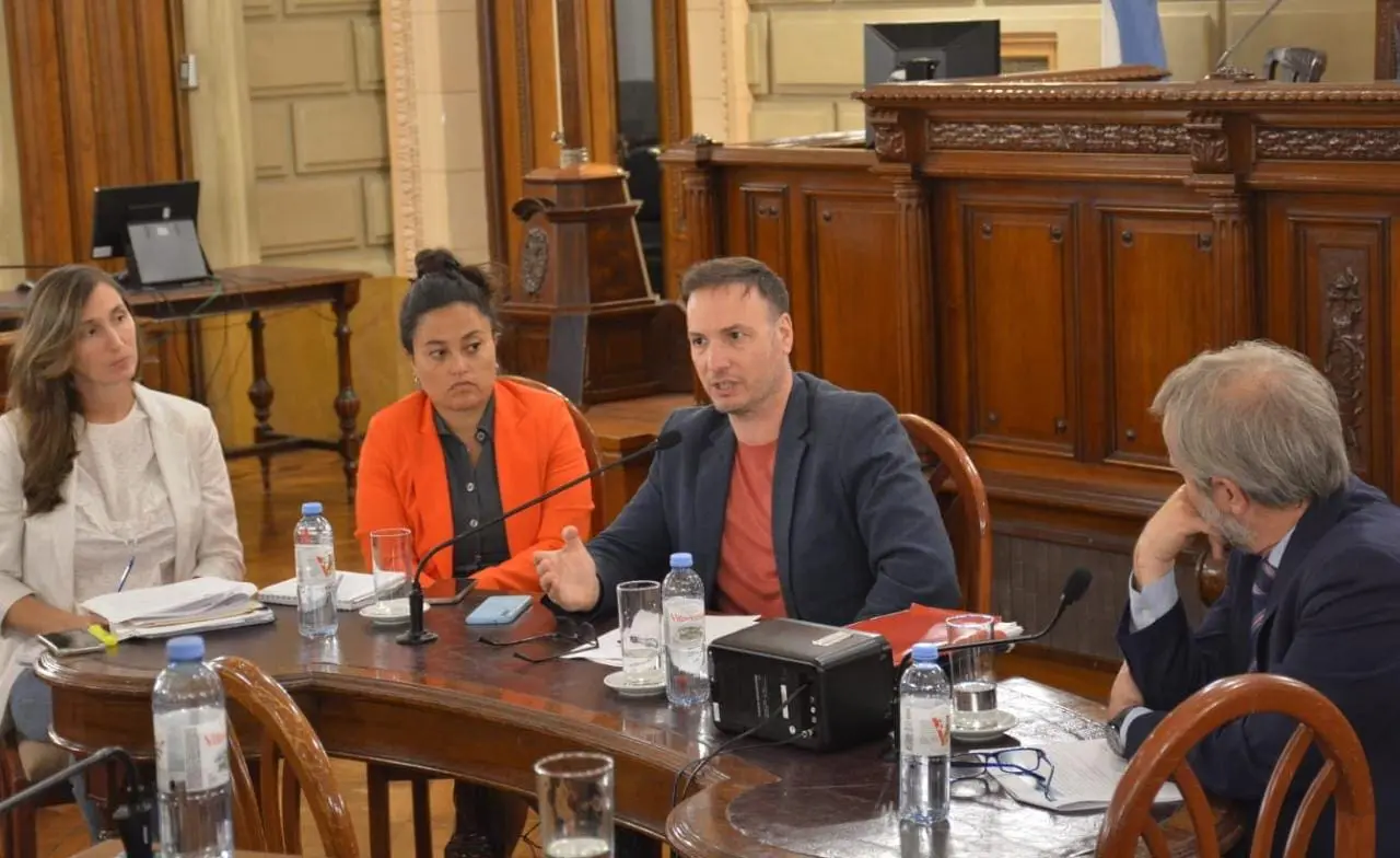 El senador Enrico solicitó a las autoridades del Banco Santa Fe nuevas medidas de seguridad