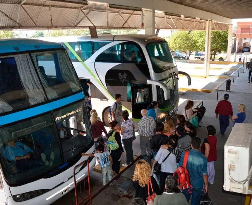Transporte de pasajeros: Enrico gestiona nuevas frecuencias de colectivos para localidades de la región