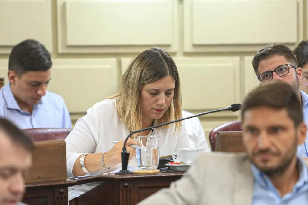 Fuerte respaldo de Georgina Orciani a todo el personal docente y no docente