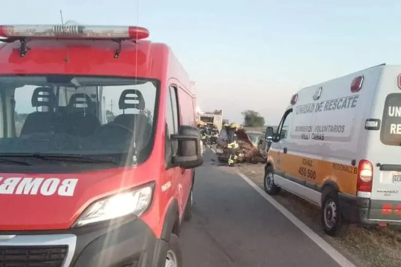 Santa Isabel: Choque frontal entre dos vehículos en Ruta 94