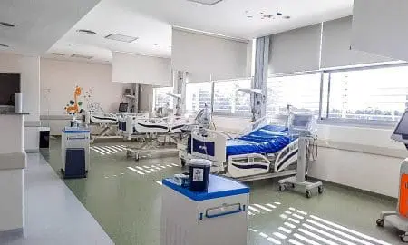 Lisandro Enrico insiste con una terapia intensiva pediátrica en la región