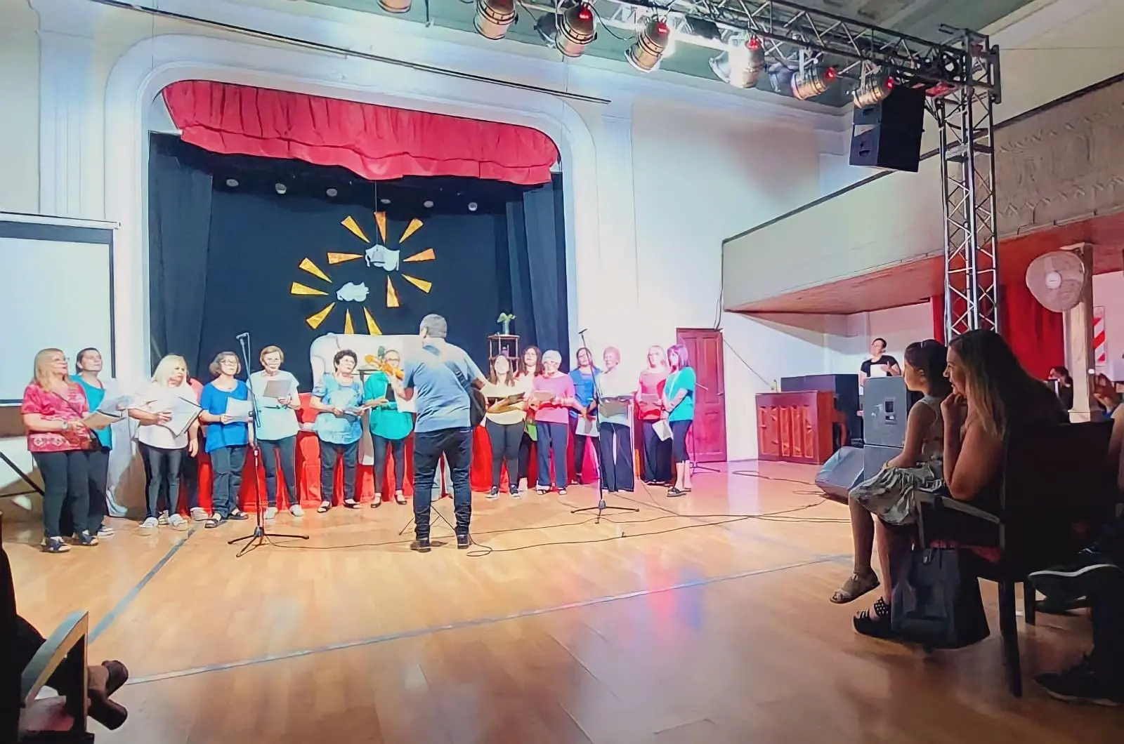 Santa Isabel: Georgina Orciani respalda el taller de coro Voces de mi Pueblo