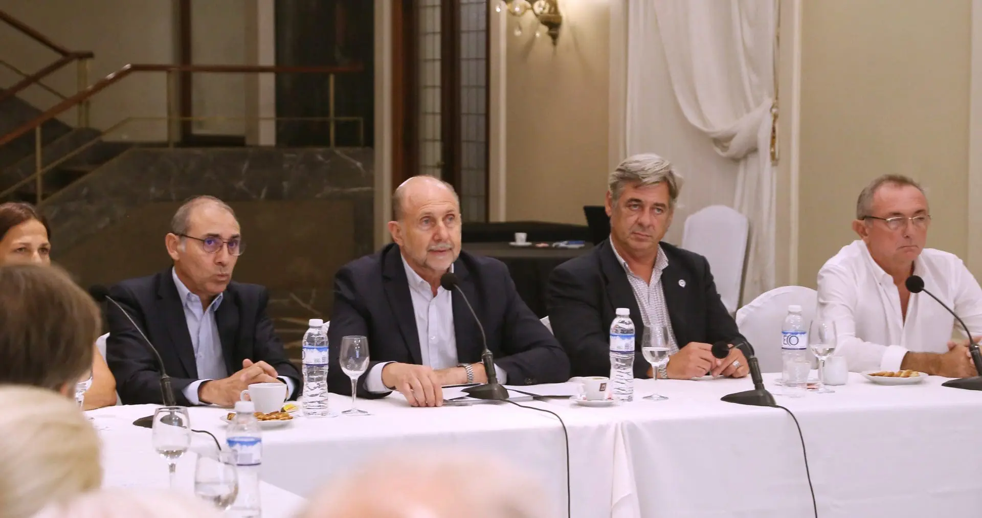 Perotti se reunió en Rosario con autoridades y representantes del sector agropecuario