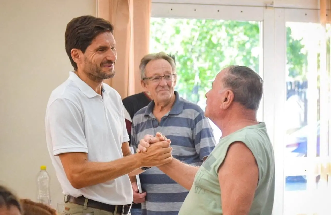 Maxi Pullaro: Están destruyendo el sistema educativo