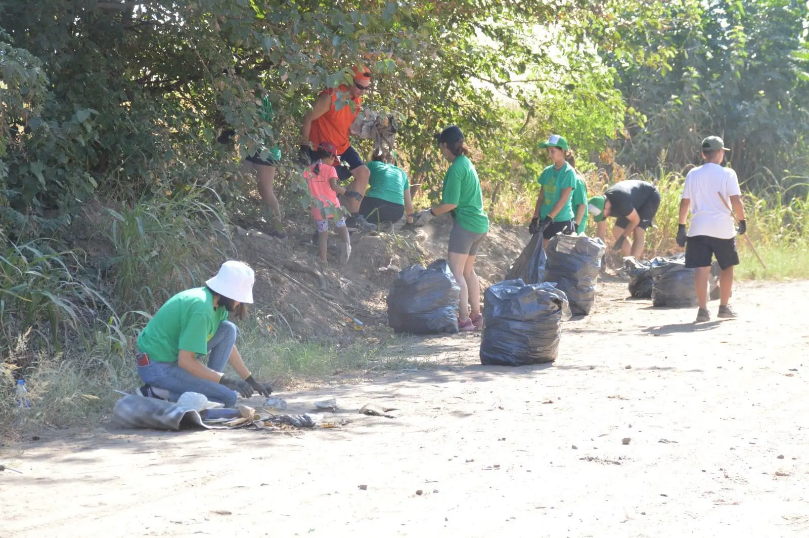 Venado Tuerto: Misión Ambiental + Caminata con recolección de residuos para recuperar otra calle en la ciudad