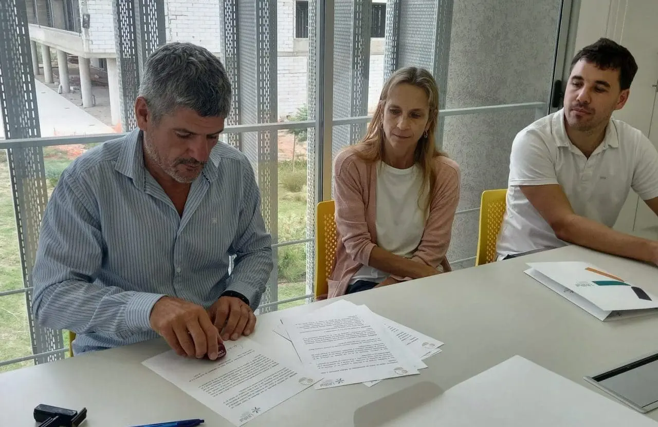 María Teresa: La Comuna firmó convenio con la Universidad de Rafaela