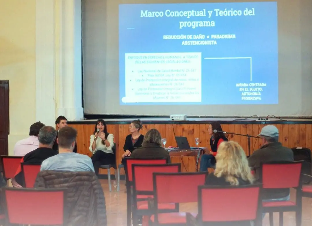 Santa Isabel: Cerca tuyo, programa comunal para la prevención de consumos problemáticos