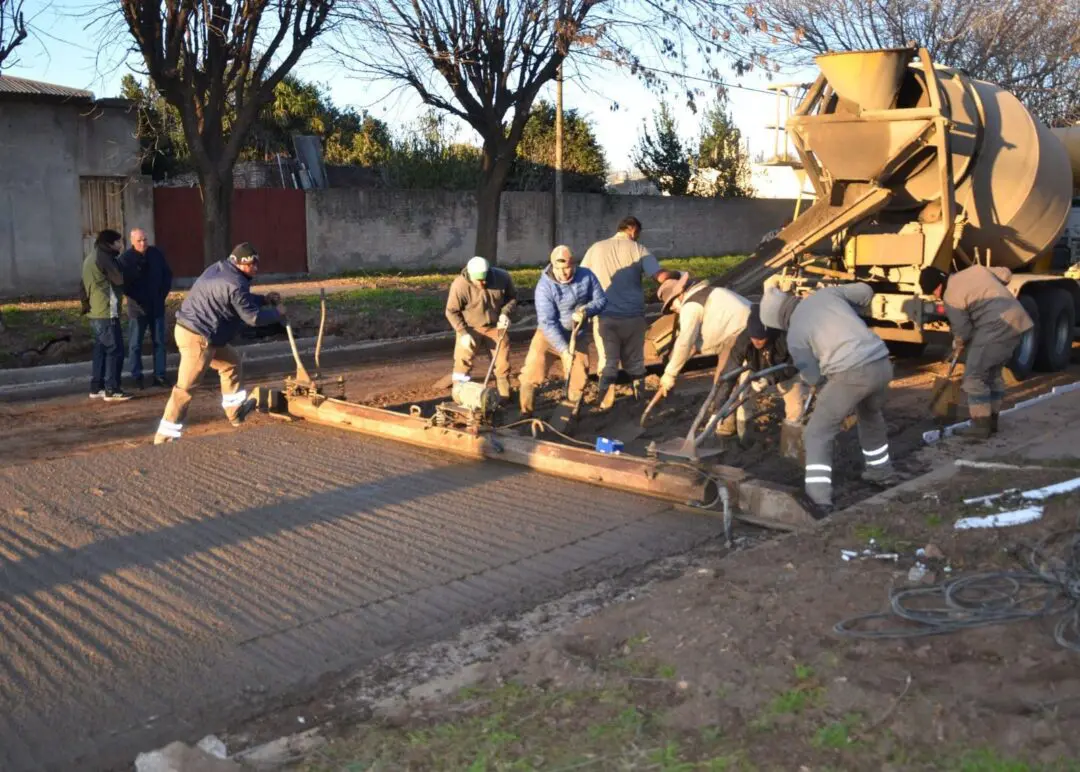 Villa Cañás: Obra Públicas comenzó la pavimentación de Calle 52 Villa Cañás: Obra Públicas comenzó la pavimentación de Calle 52