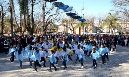 Villa Cañás: Acto por el Día de la Bandera