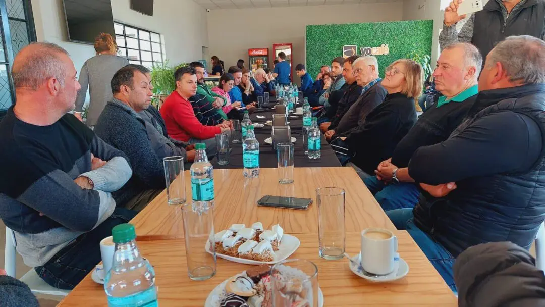 Santa Isabel: Pullaro, Enrico y Orciani junto a los transportistas Santa Isabel: Pullaro, Enrico y Orciani junto a los transportistas