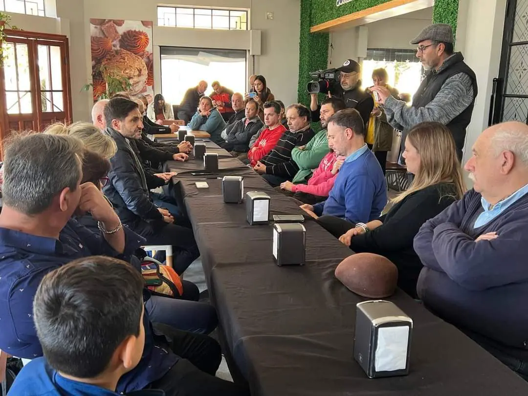 Santa Isabel: Pullaro, Enrico y Orciani junto a los transportistas Santa Isabel: Pullaro, Enrico y Orciani junto a los transportistas