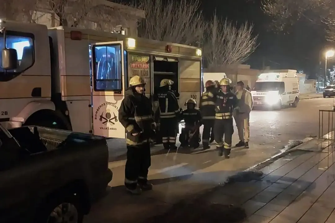 Villa Cañás: Alerta por incendio en un geriátrico Villa Cañás: Alerta por incendio en un geriátrico