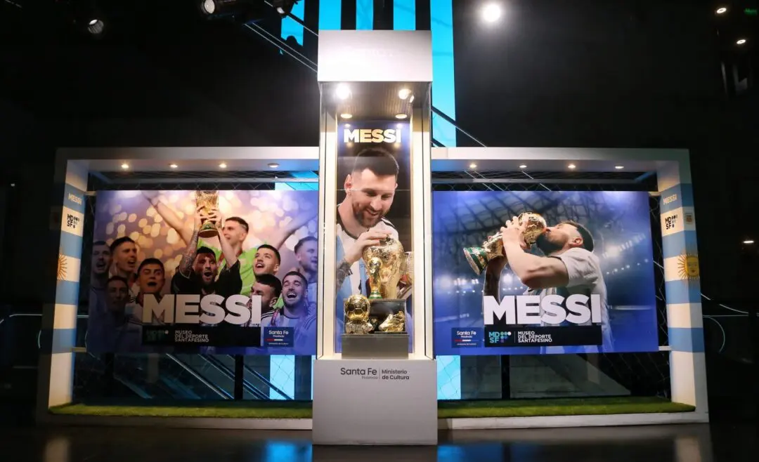 Experiencia Messi: Perotti encabezó la licitación de la propuesta cultural en el Museo del Deporte de Rosario