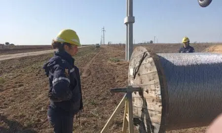 Avanza la obra de la línea eléctrica que vinculará Firmat con Berabevú