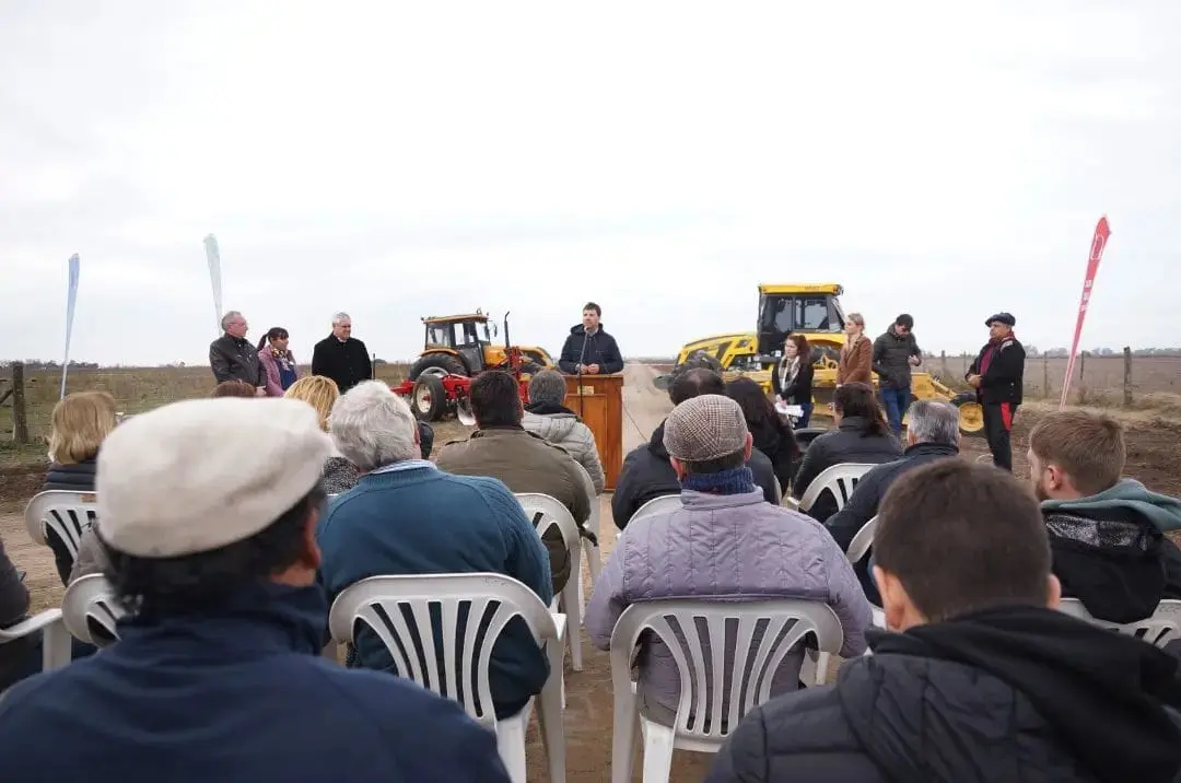 Santa Isabel: Con una inversión de 73 millones mejoraran más de 8 km de caminos rurales Santa Isabel: Con una inversión de 73 millones mejoraran más de 8 km de caminos rurales