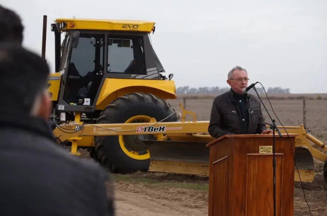 Santa Isabel: Con una inversión de 73 millones mejoraran más de 8 km de caminos rurales Santa Isabel: Con una inversión de 73 millones mejoraran más de 8 km de caminos rurales