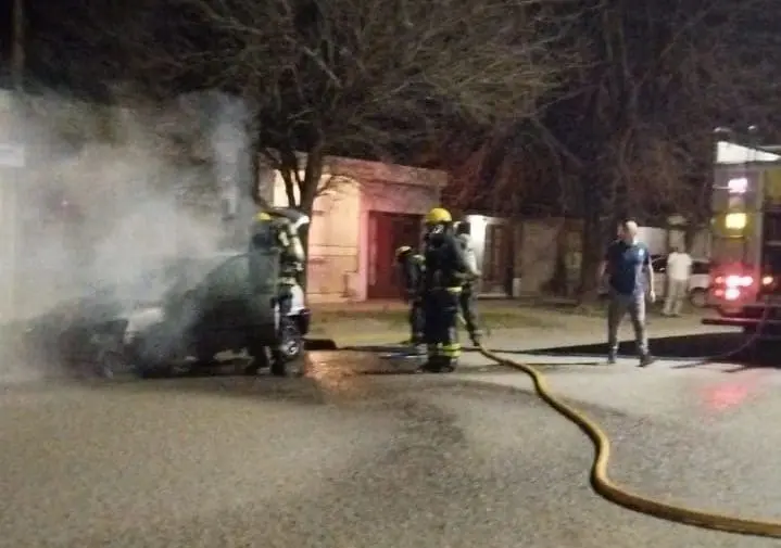 Villa Cañás: Incendio en esquina de Avenida 64 y Calle 55