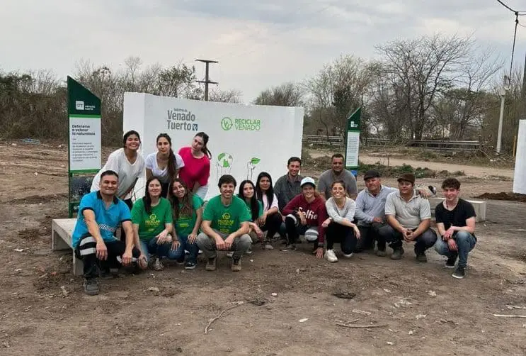 Venado Tuerto: Voluntarios de Reciclar Venado y personal municipal erradicaron histórico minibasural Venado Tuerto: Voluntarios de Reciclar Venado y personal municipal erradicaron histórico minibasural