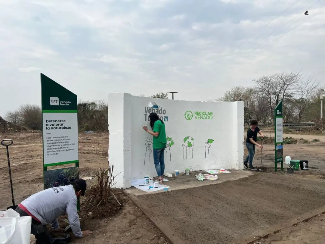 Venado Tuerto: Voluntarios de Reciclar Venado y personal municipal erradicaron histórico minibasural Venado Tuerto: Voluntarios de Reciclar Venado y personal municipal erradicaron histórico minibasural