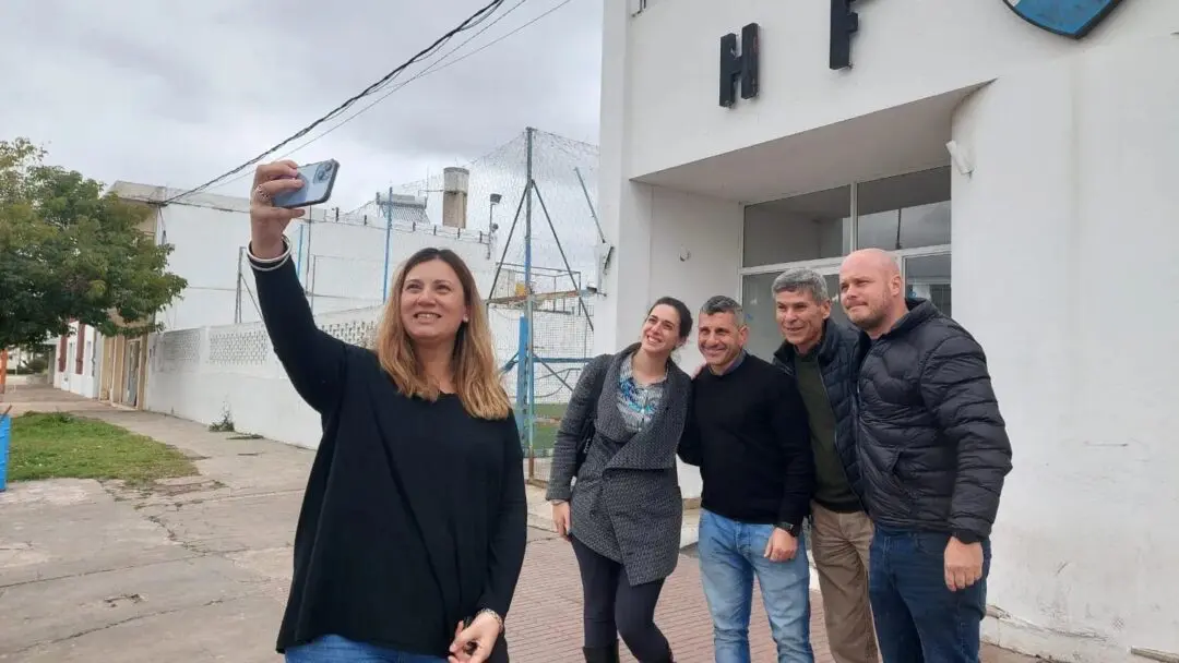 Hughes: Georgina Orciani a la par de cada institución