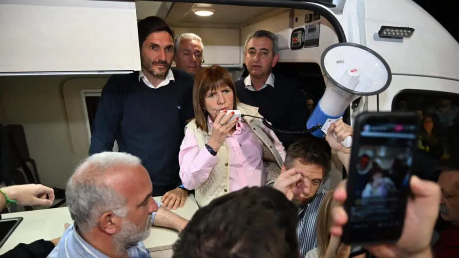 En Rosario Bullrich se mostró con Pullaro y Javkin para intentar entrar en el ballotage