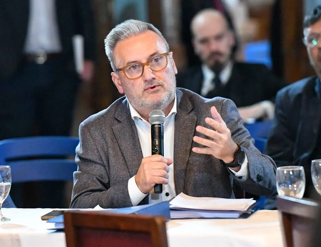 Lewandowski sobre la Ley Bases: No hay una mirada integral de desarrollo de nuestra industria; la política energética lo confirma Lewandowski sobre la Ley Bases: No hay una mirada integral de desarrollo de nuestra industria; la política energética lo confirma