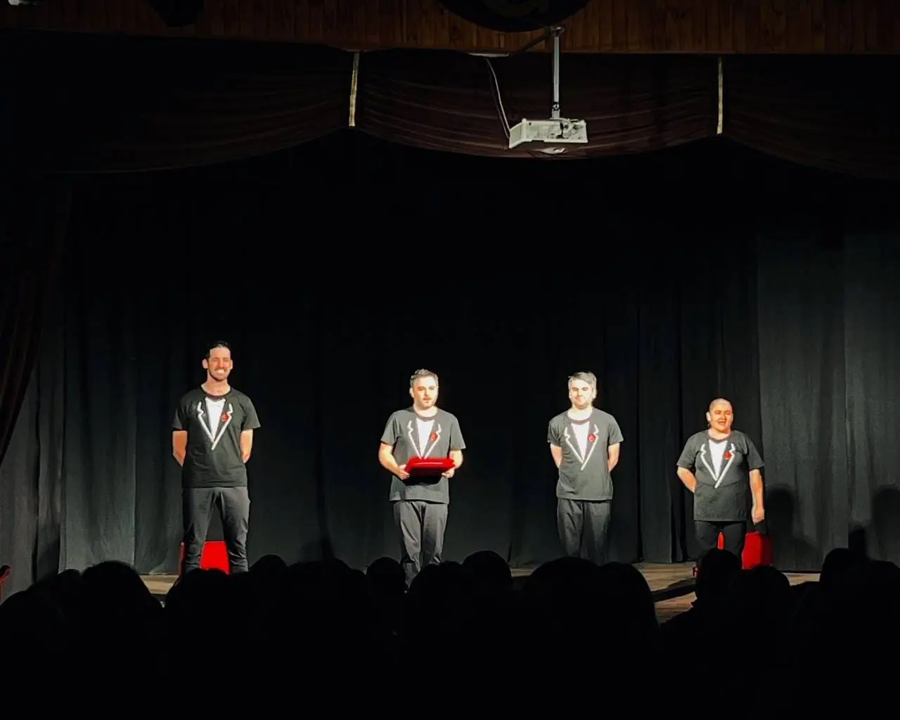 Teodelina disfrutó del teatro con humor en la obra Rumeo y Jolieta Teodelina disfrutó del teatro con humor en la obra Rumeo y Jolieta