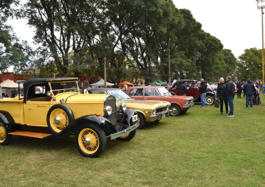 Fiesta Fierrera: 4º Encuentro de Autos Clásicos y Antiguos en Villa Cañás Fiesta Fierrera: 4º Encuentro de Autos Clásicos y Antiguos en Villa Cañás