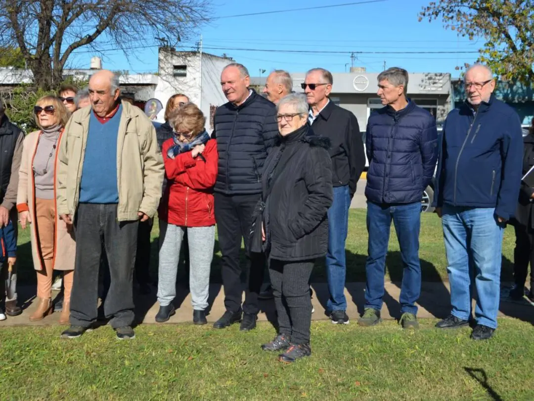 Villa Cañás: La Sociedad Española en sus 120 Años inauguró el Bosquecillo de los Inmigrantes Villa Cañás: La Sociedad Española en sus 120 Años inauguró el Bosquecillo de los Inmigrantes