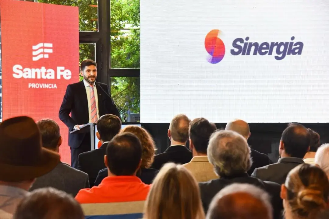 El gobernador Pullaro presentó el programa Sinergia en Rosario