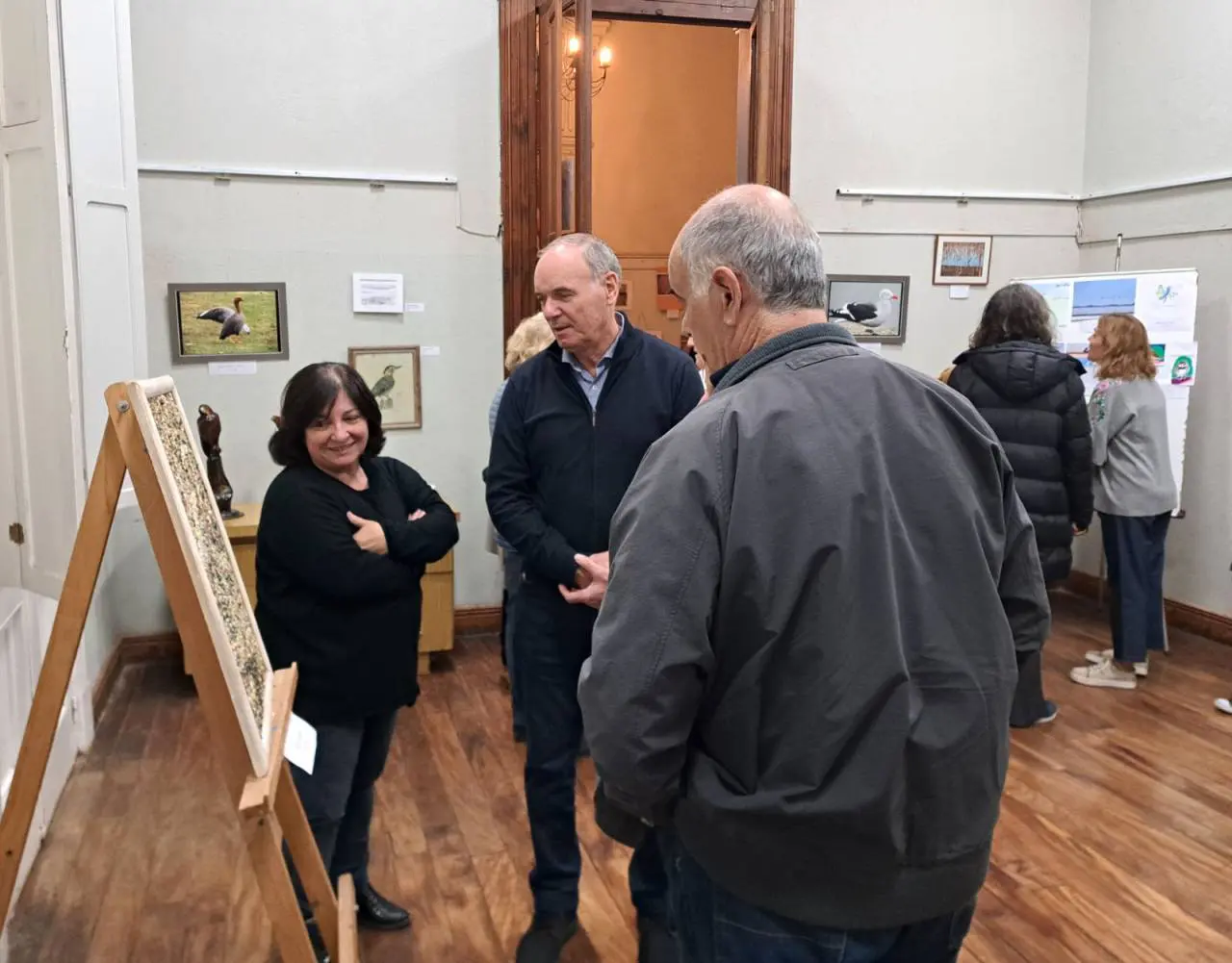 Villa Cañás: Se inauguró la Muestra de Arte de Aves Migratorias de la zona Villa Cañás: Se inauguró la Muestra de Arte de Aves Migratorias de la zona