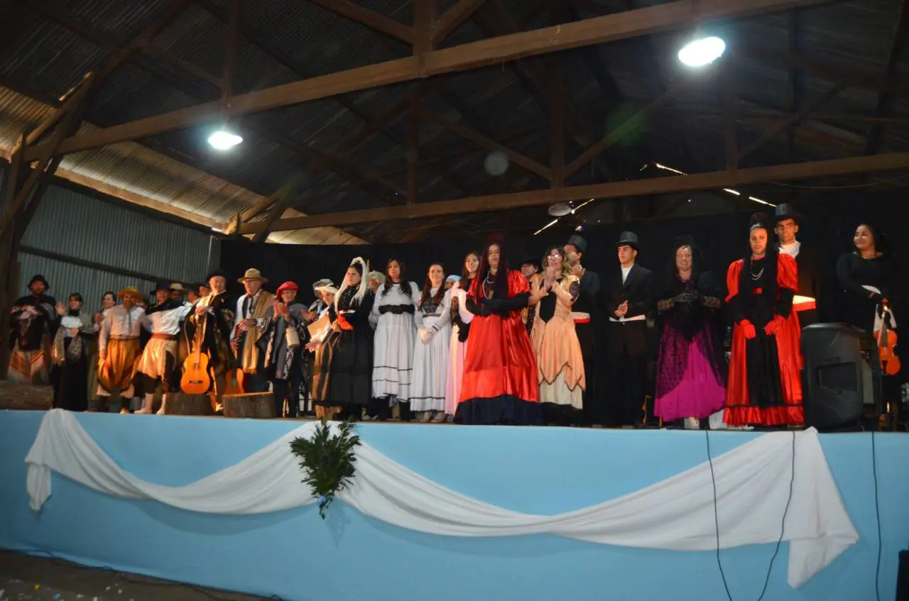 Viva la Patria: Villa Cañás celebró la Revolución de Mayo