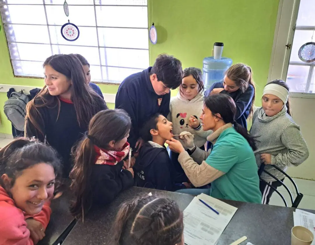 Villa Cañás: Charla sobre salud e higiene bucal en la sala de barrio sur