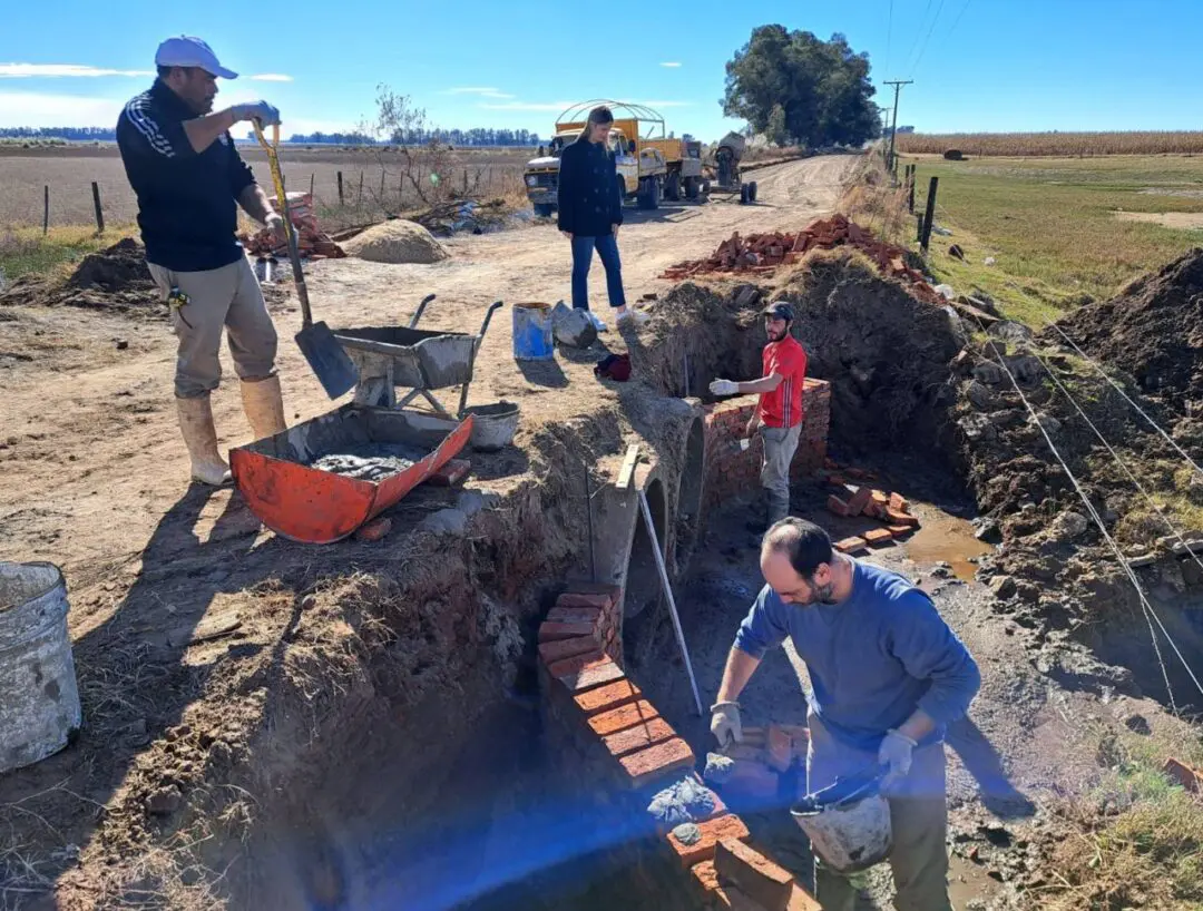 Villa Cañás: Trabajos en el Puente Raizabal en zona rural