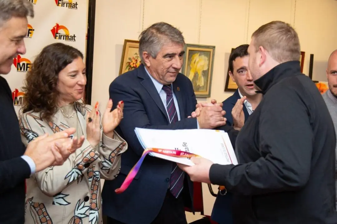 Provincia entregó aportes y firmó convenios en el departamento General López