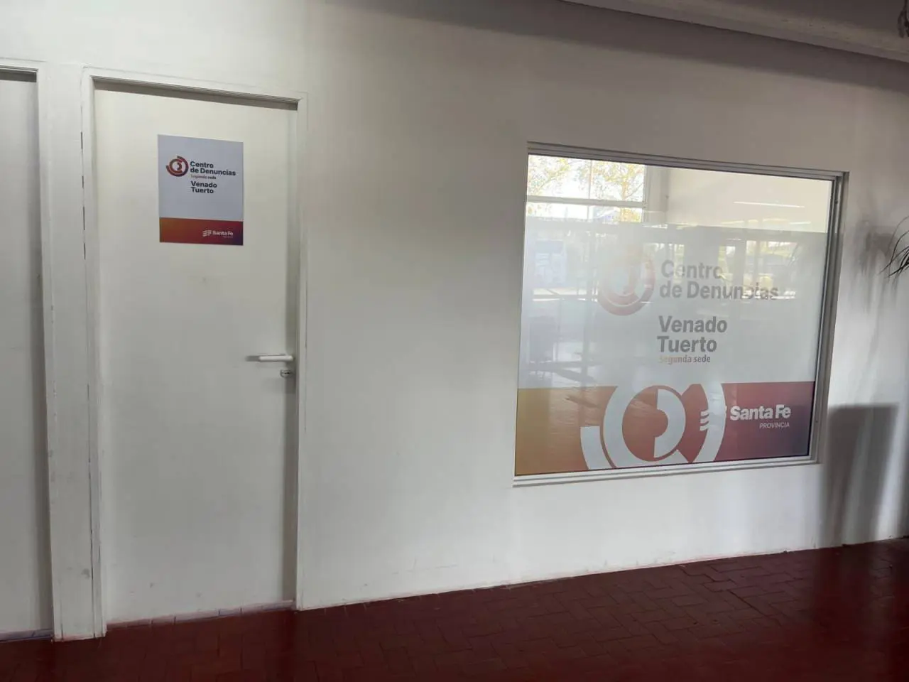 Venado Tuerto: Con la presencia del Ministro Cococcioni se inauguró un Centro de Denuncias en la Terminal de Ómnibus Venado Tuerto: Con la presencia del Ministro Cococcioni se inauguró un Centro de Denuncias en la Terminal de Ómnibus