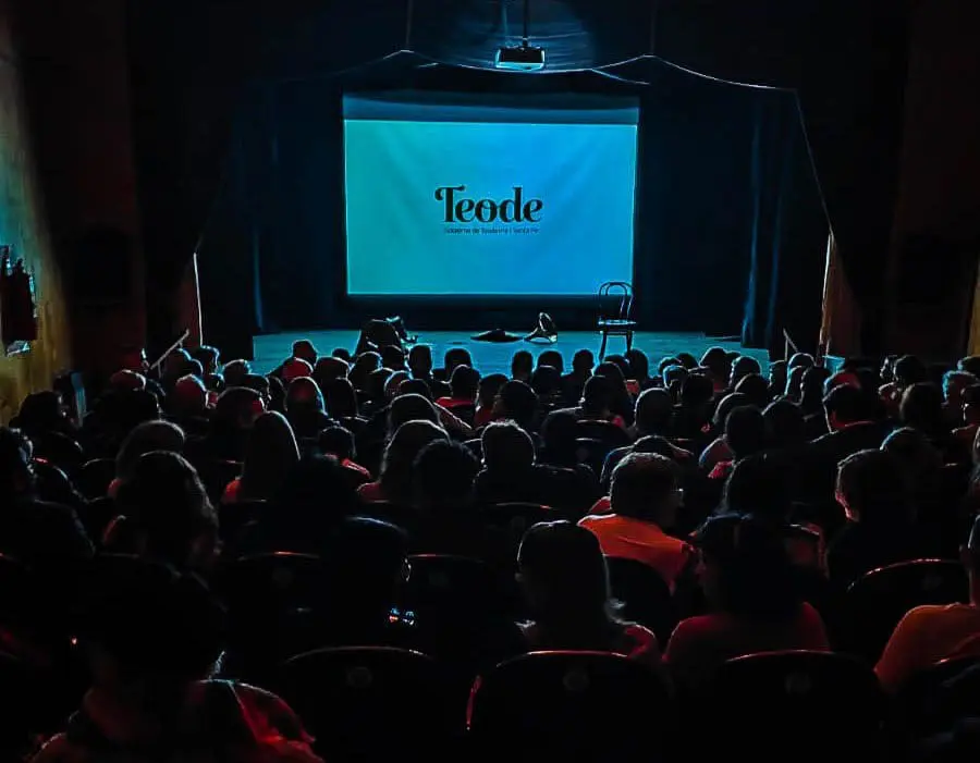 Teodelina levantó el telón del 32° Encuentro de Teatro José Luis Maronna