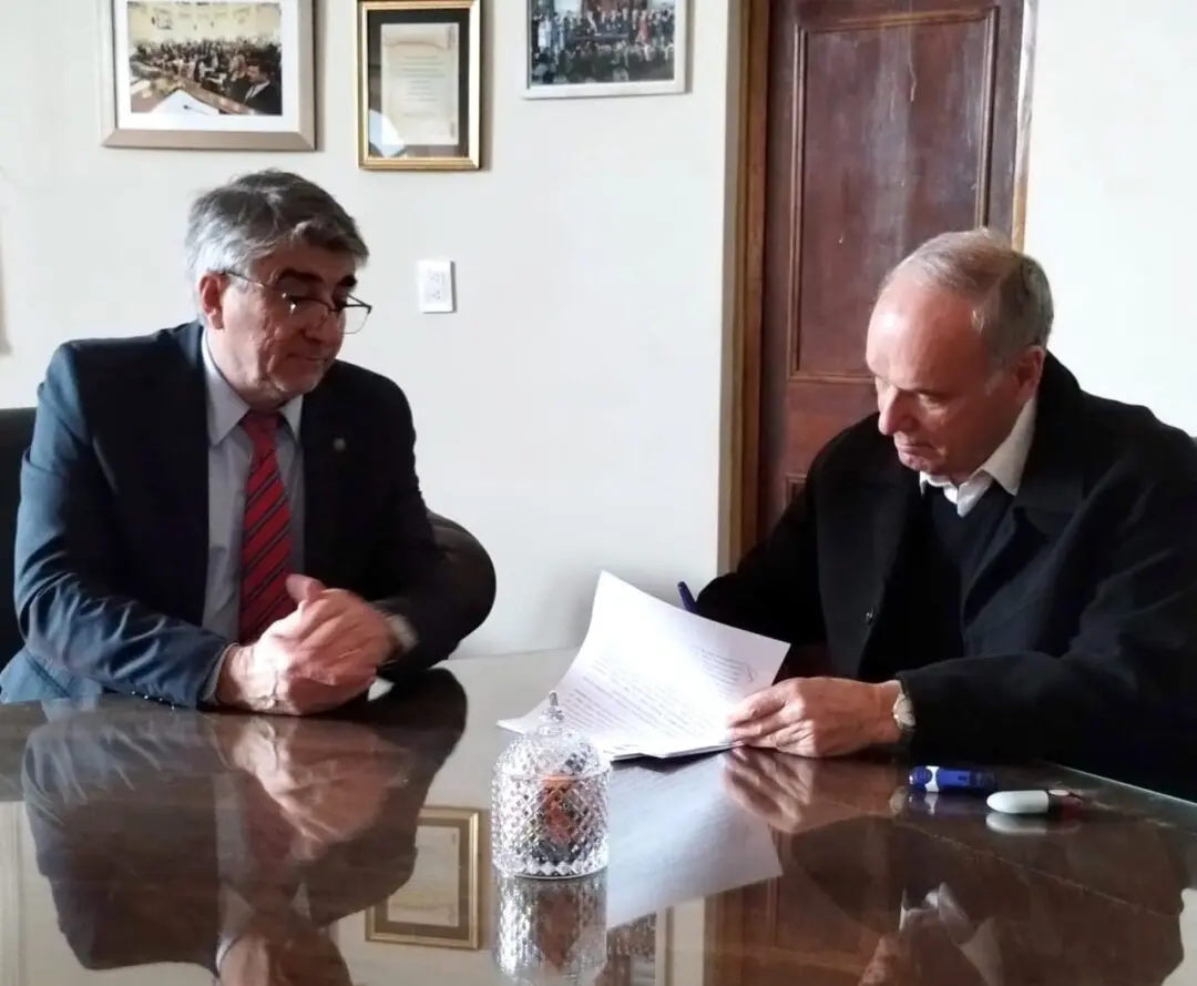 Villa Cañás: Gizzi firmó un convenio del Plan Incluir para la segunda etapa de recambio a luminarias LED Villa Cañás: Gizzi firmó un convenio del Plan Incluir para la segunda etapa de recambio a luminarias LED