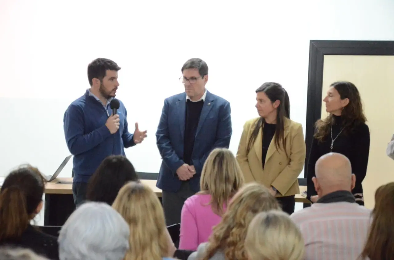 Venado Tuerto: El ministro Goity y el intendente Chiarella anunciaron la construcción de 25 aulas en 15 escuelas