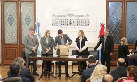 Pullaro: “Estamos haciendo la compra más grande de ambulancias de alta complejidad en la provincia de Santa Fe”