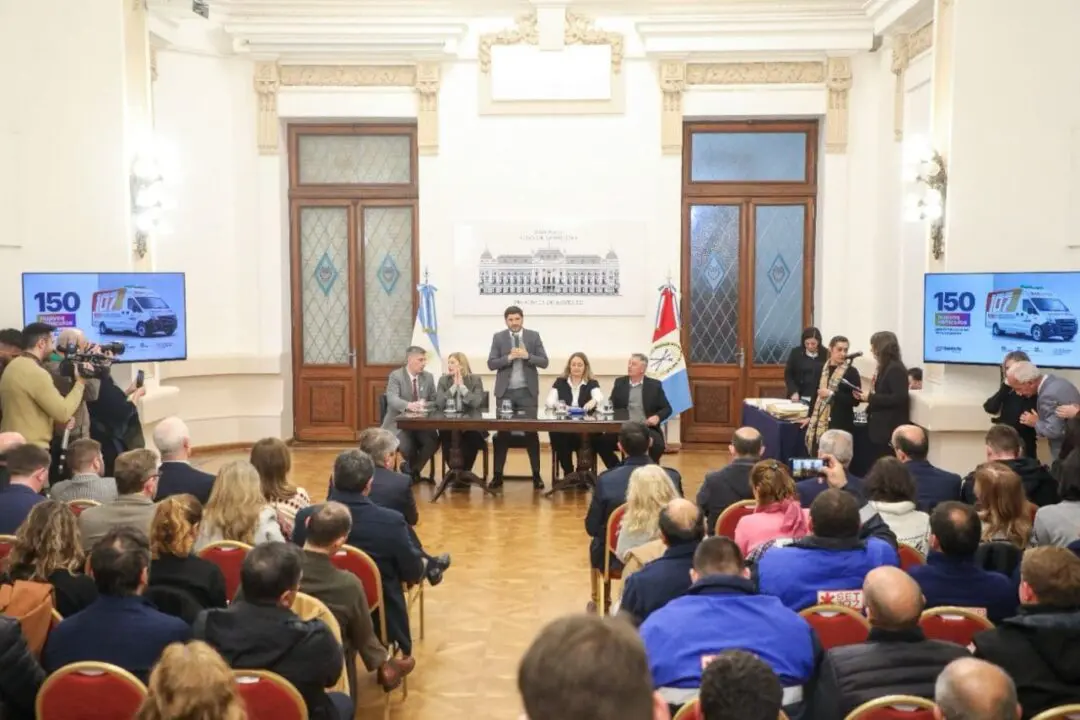 Pullaro: Estamos haciendo la compra más grande de ambulancias de alta complejidad en la provincia de Santa Fe