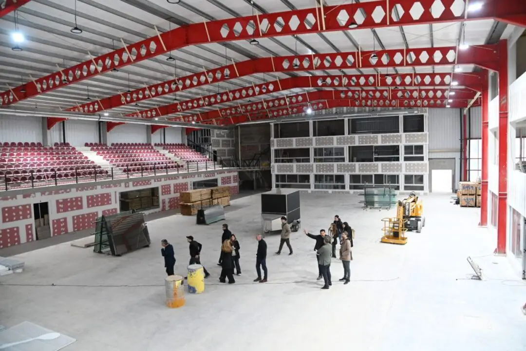 NBA en Argentina: El intendente recorrió la obra del Arena Sports que se construye en Rosario NBA en Argentina: El intendente recorrió la obra del Arena Sports que se construye en Rosario