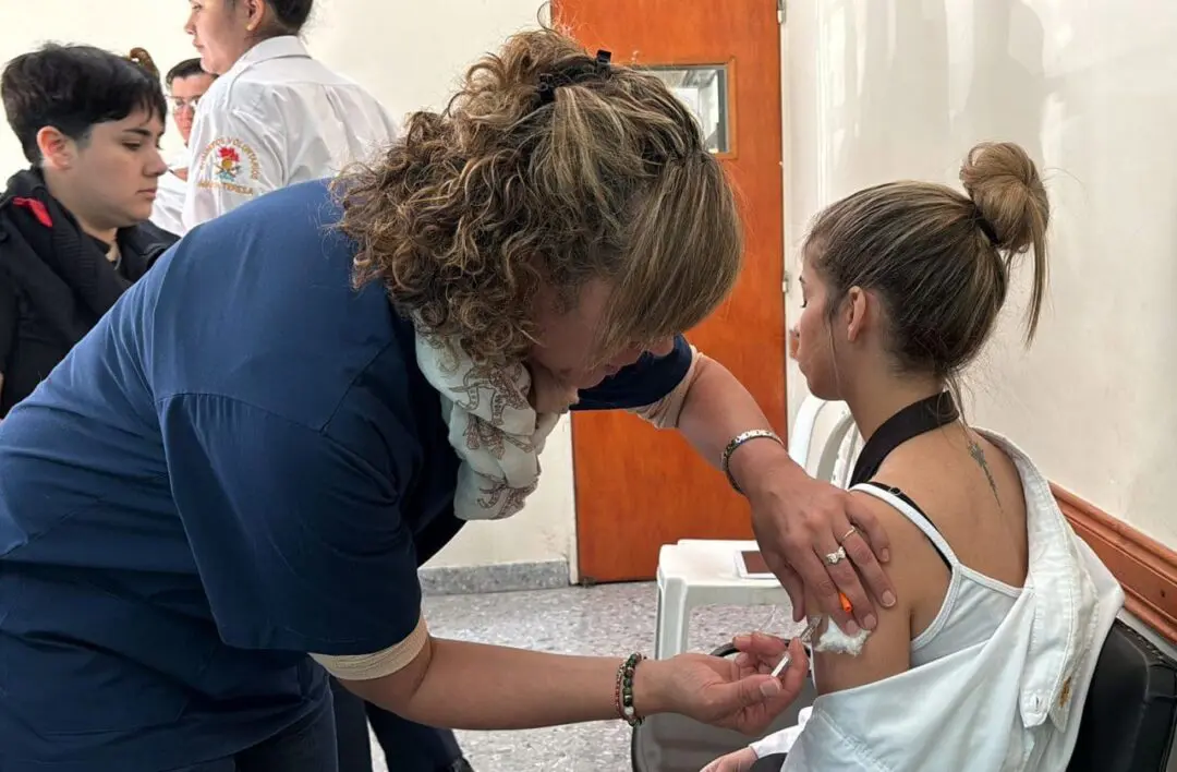 Objetivo Dengue: En Venado Tuerto, Provincia inició la vacunación de Bomberos Voluntarios Objetivo Dengue: En Venado Tuerto, Provincia inició la vacunación de Bomberos Voluntarios