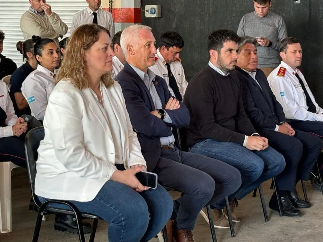 Objetivo Dengue: En Venado Tuerto, Provincia inició la vacunación de Bomberos Voluntarios Objetivo Dengue: En Venado Tuerto, Provincia inició la vacunación de Bomberos Voluntarios