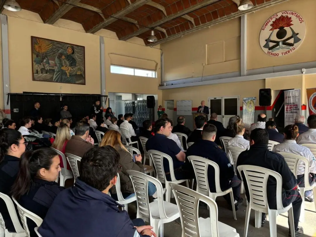 Objetivo Dengue: En Venado Tuerto, Provincia inició la vacunación de Bomberos Voluntarios Objetivo Dengue: En Venado Tuerto, Provincia inició la vacunación de Bomberos Voluntarios